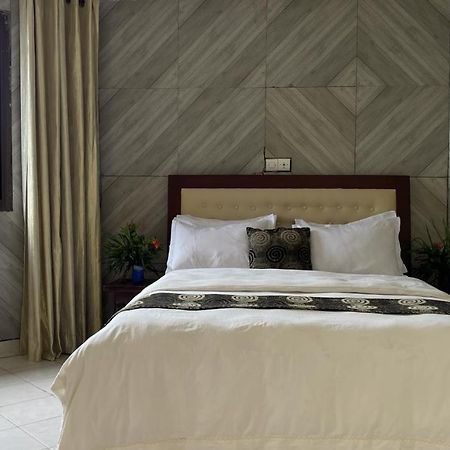 Hotel Les Polygones كريبي المظهر الخارجي الصورة