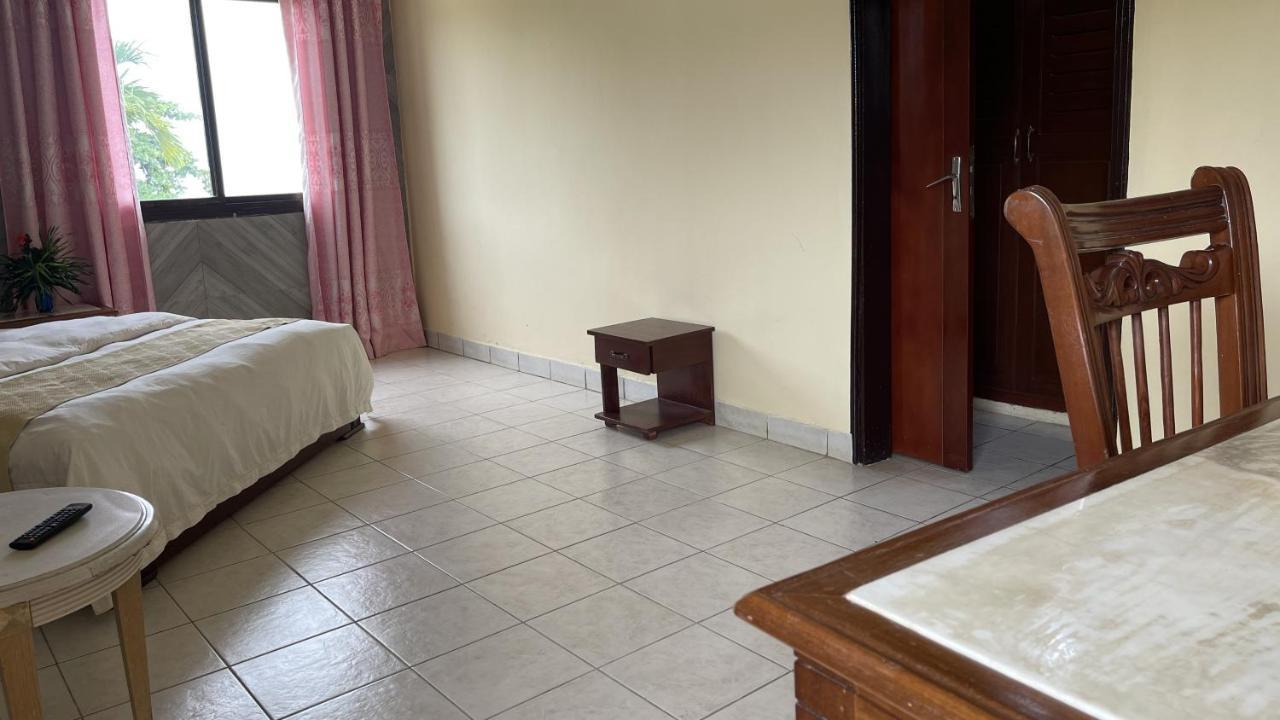 Hotel Les Polygones كريبي المظهر الخارجي الصورة