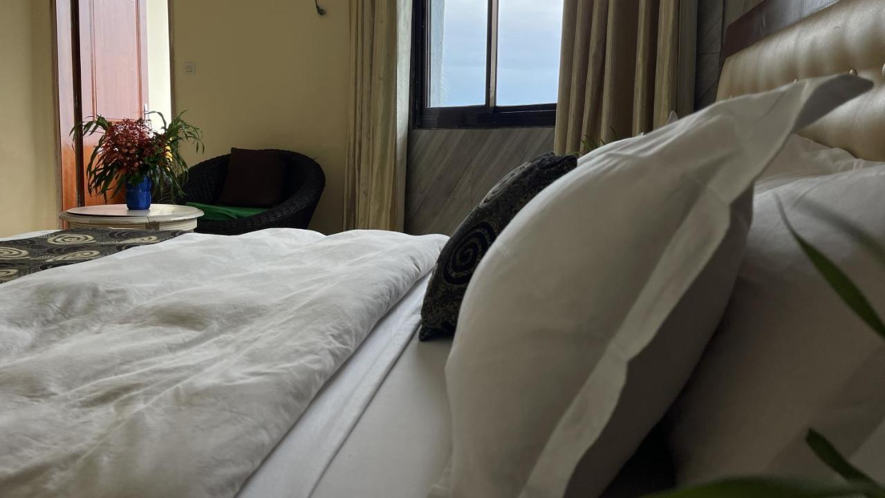 Hotel Les Polygones كريبي المظهر الخارجي الصورة